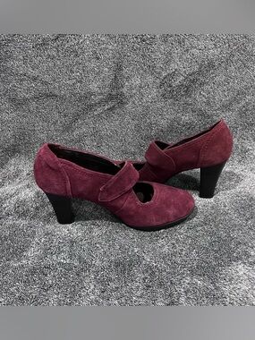 Aerosoles HEELREST Mary Jane Pumps, Women's Burgundy suede pump Heels size 6